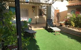 Chambre Et Salle De Bain Prive S'Ouvrant Sur Terrasse, Jardin Et Cuisine D'Ete