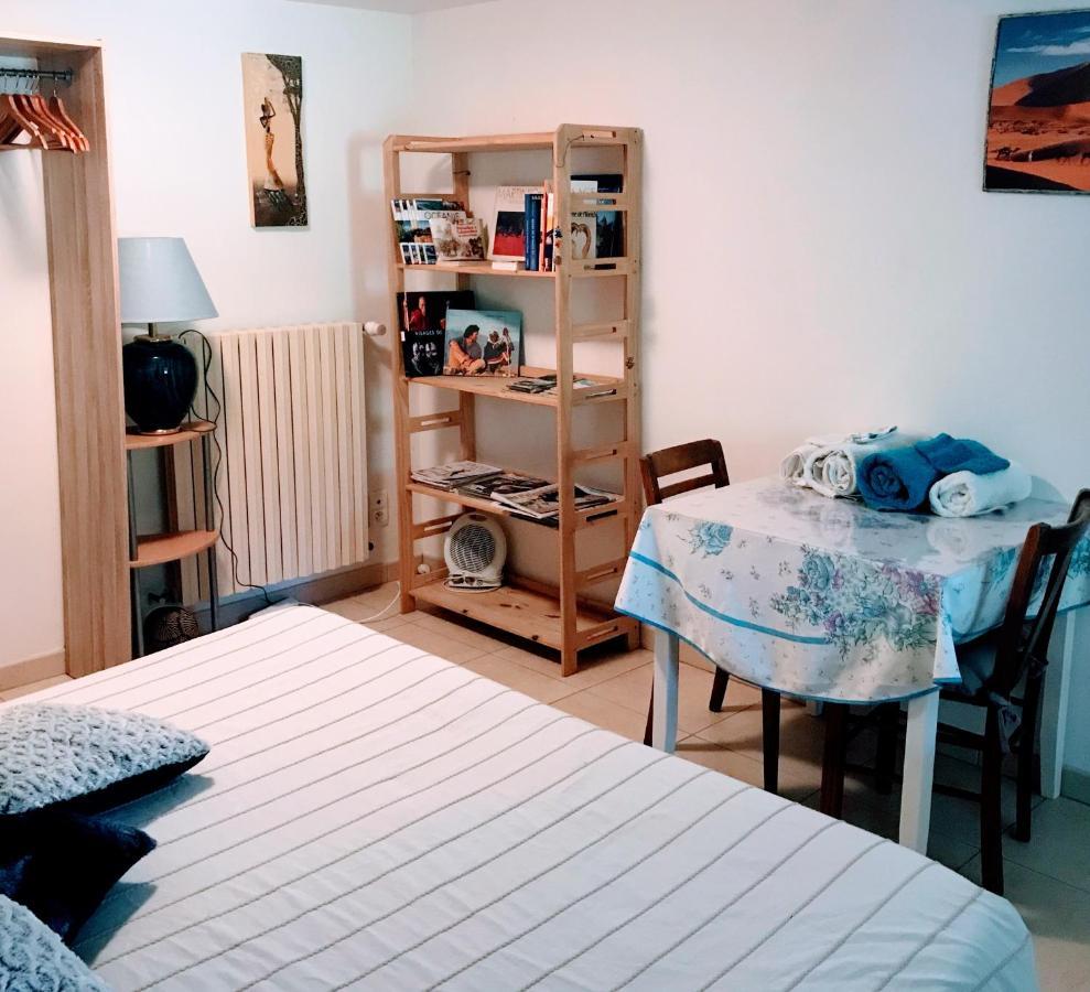 Chambre Et Salle De Bain Prive S'Ouvrant Sur Terrasse, Jardin Et Cuisine D'Ete Quillan Extérieur photo