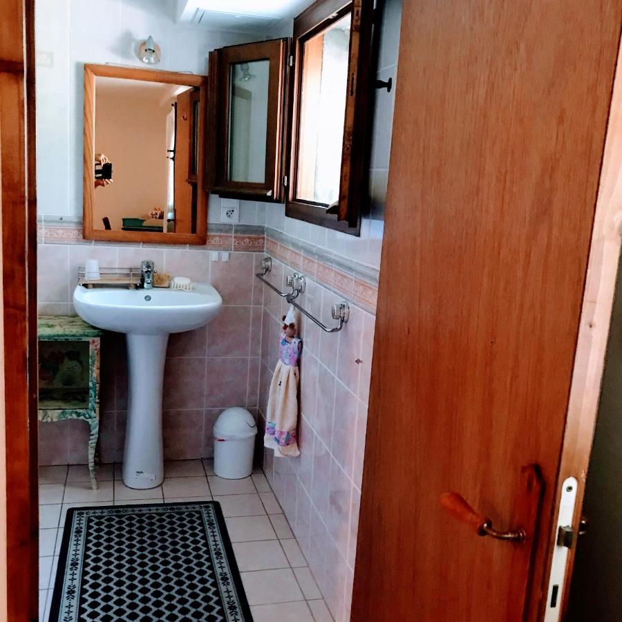Chambre Et Salle De Bain Prive S'Ouvrant Sur Terrasse, Jardin Et Cuisine D'Ete Quillan Extérieur photo