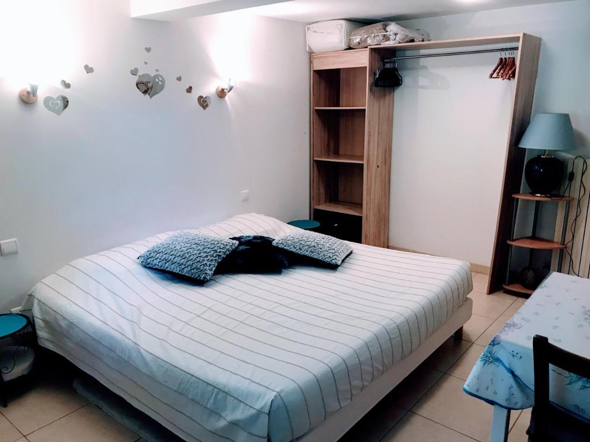 Chambre Et Salle De Bain Prive S'Ouvrant Sur Terrasse, Jardin Et Cuisine D'Ete Quillan Extérieur photo